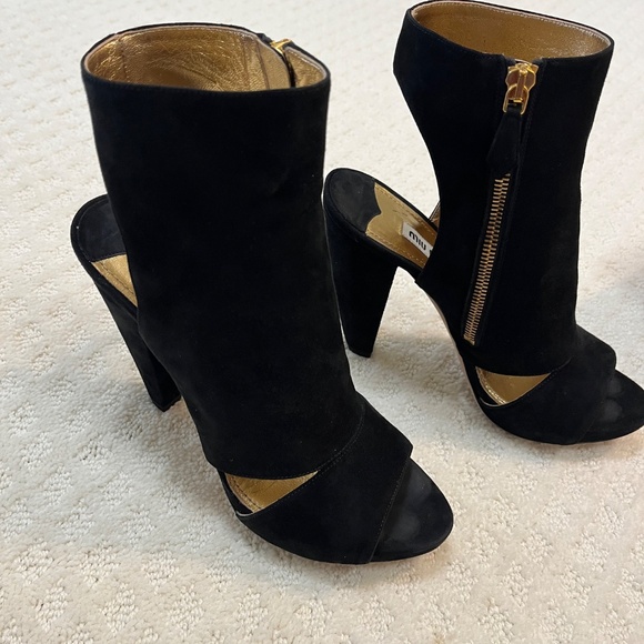 Miu Miu peep-toe ankle bootie, black suede, sz 37.5 - Picture 8 of 8